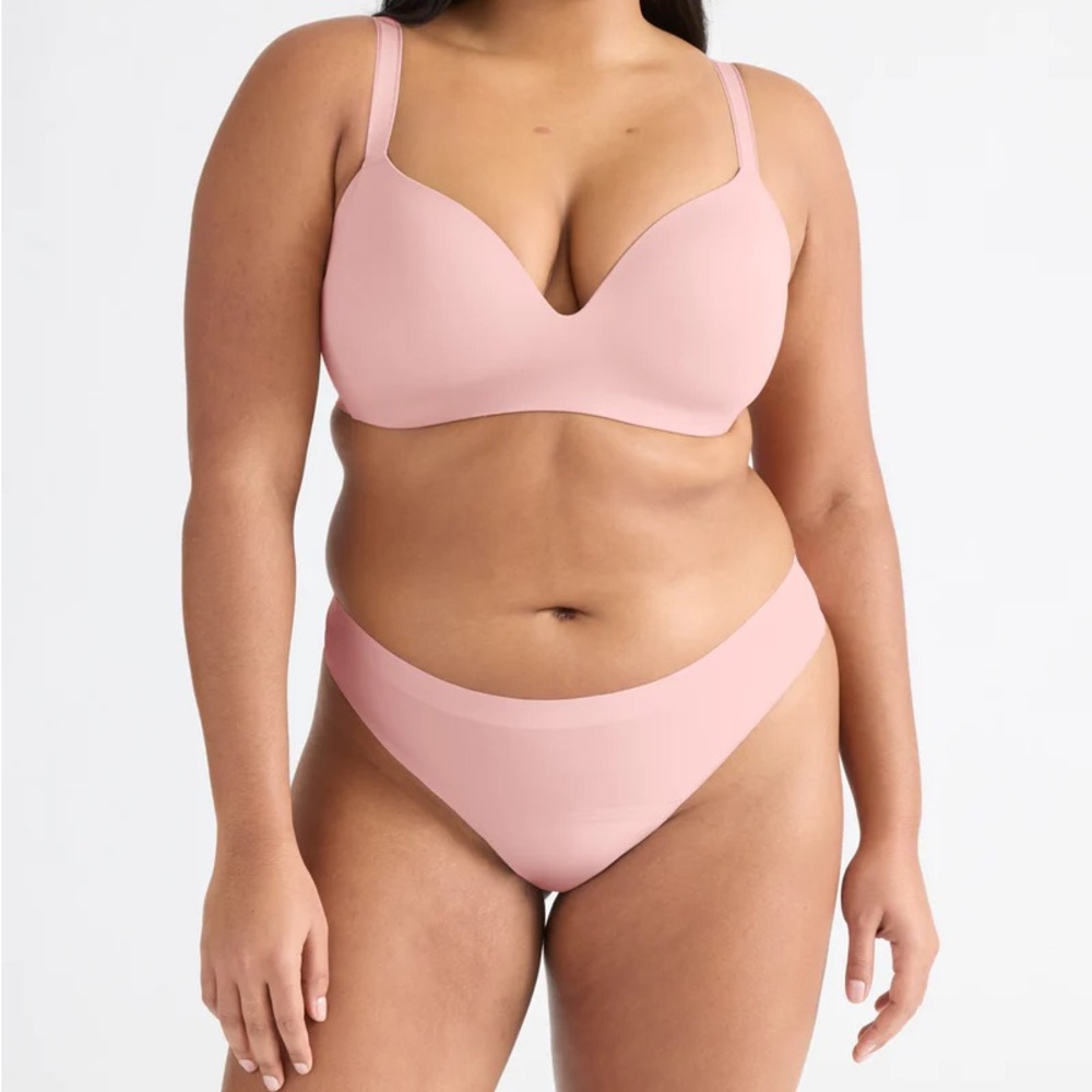 Knix Rose Water WingWoman Contour Wireless Bra